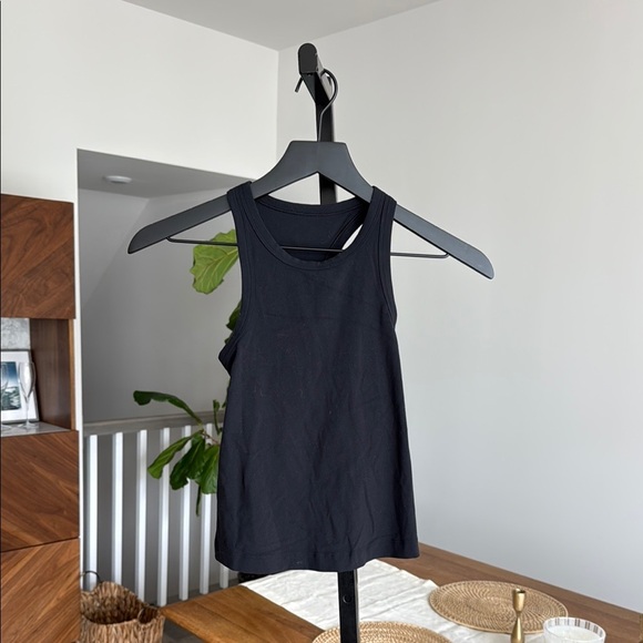 Lululemon tank size 2 - Picture 1 of 2